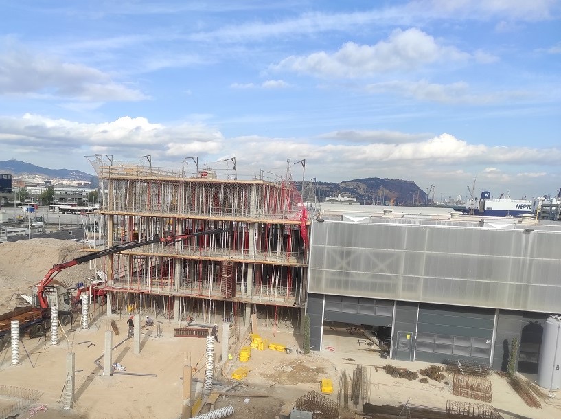 Proyecto constructivo ‘Nou edifici ‘TCA’, taller central serveis generals per als busos urbans i aparcament de les cotxeres de Zona Franca’. Barcelona. Proyecto constructivo ‘Nou edifici ‘TCA’, taller central serveis generals per als busos urbans i aparcament de les cotxeres de Zona Franca’. Barcelona.